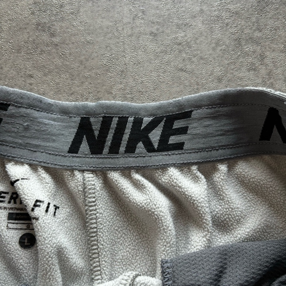 Gray nike therma fit sweatpants - Picture 8 of 9